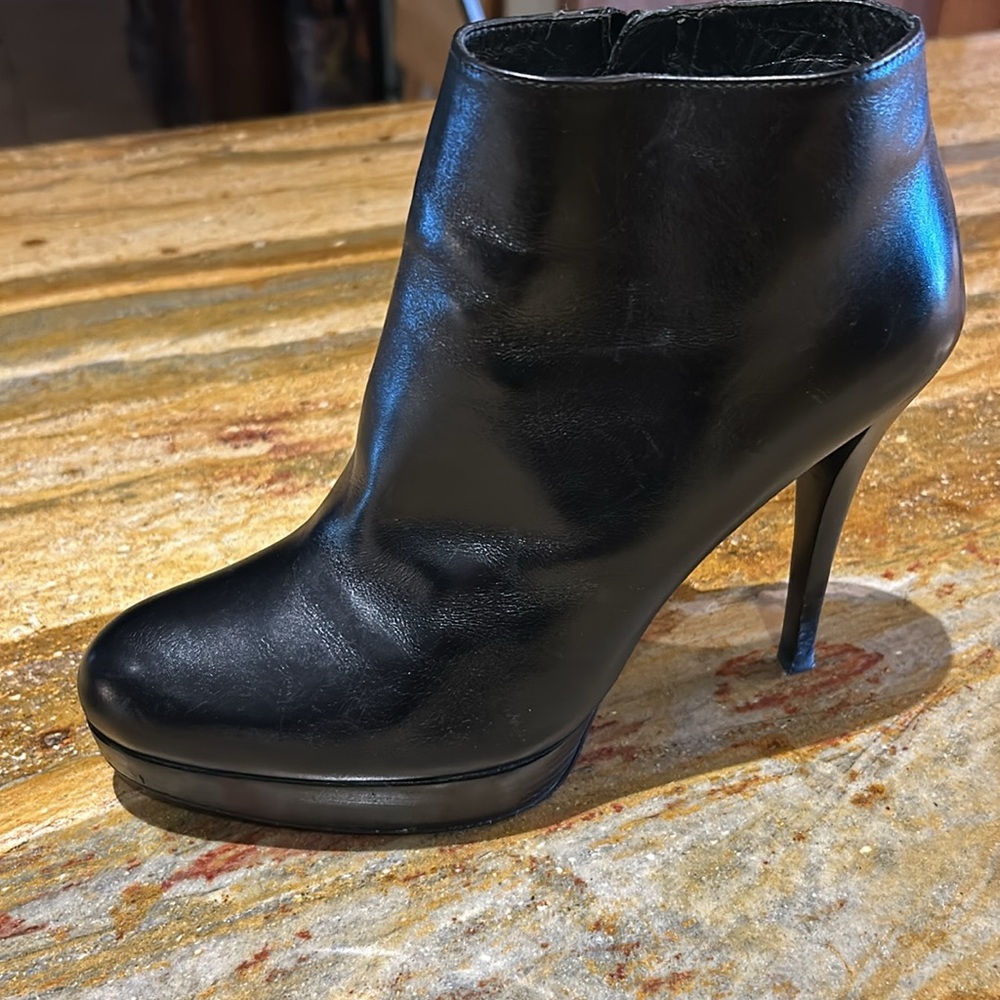 Stuart Weitzman Leather Ankle Boots.